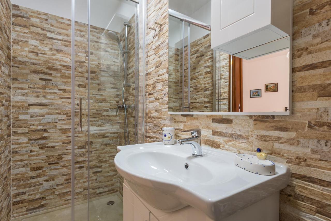 Apartment Lanterna Veneziana 로비니 외부 사진